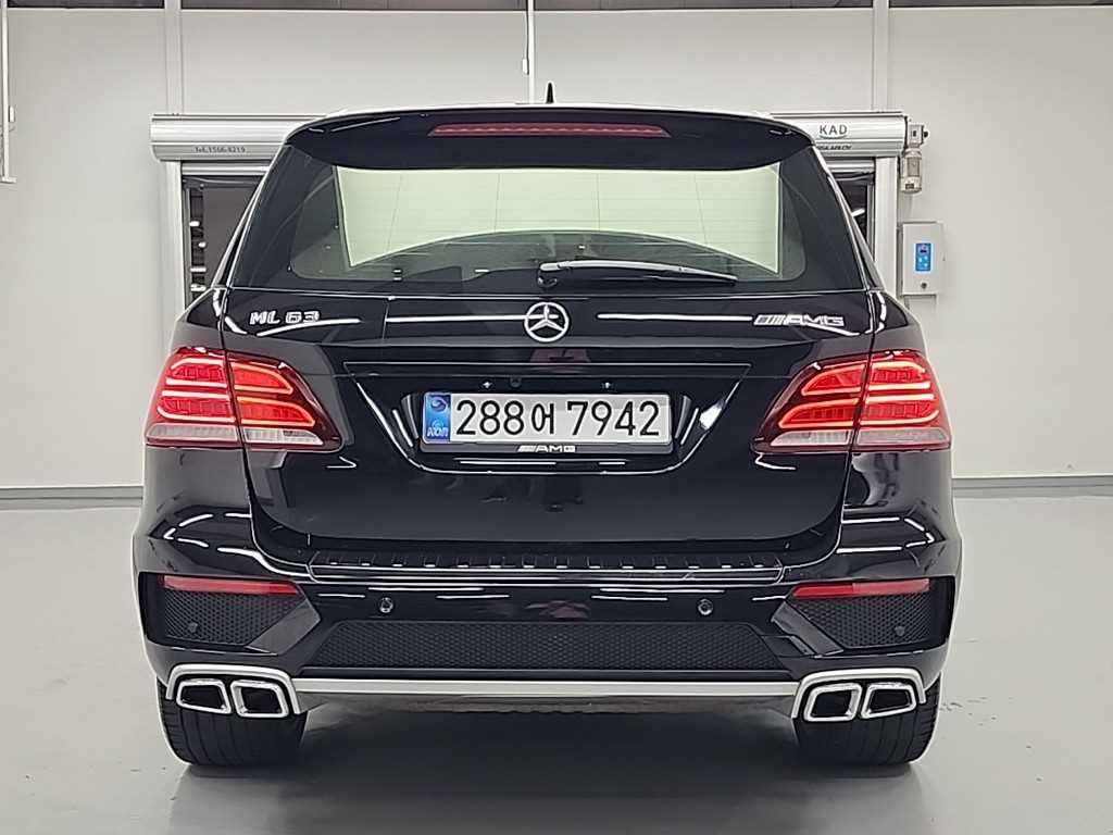 Mercedes Benz M Class - Vista 3