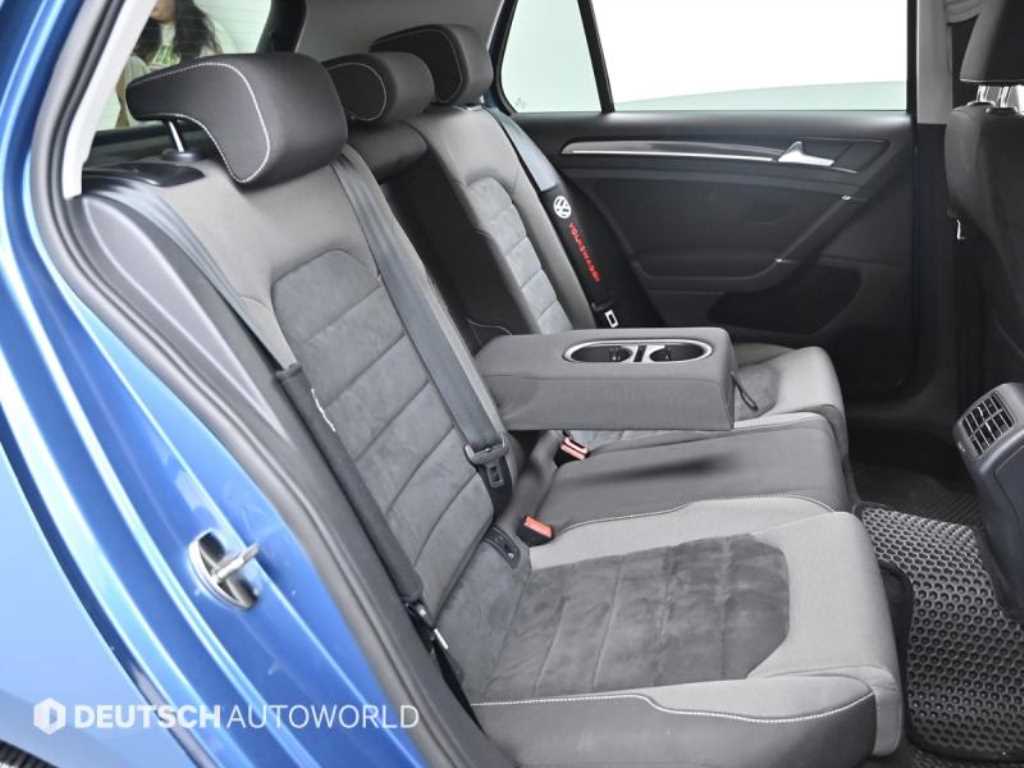 Volkswagen Golf - Vista 12