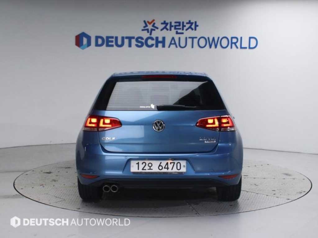 Volkswagen Golf - Vista 4