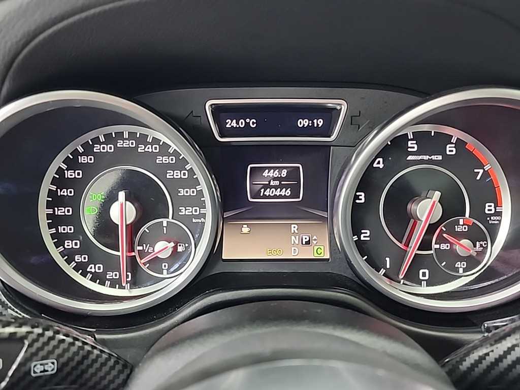 Mercedes Benz M Class - Vista 6