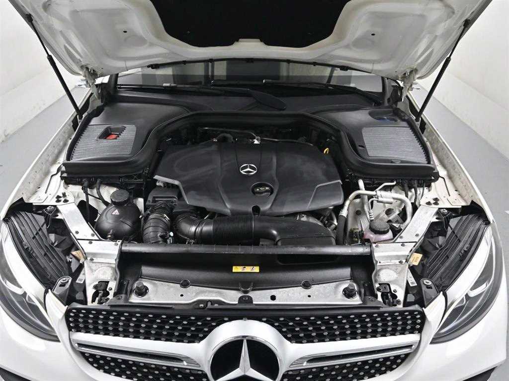 Mercedes Benz GLC Class - Vista 6