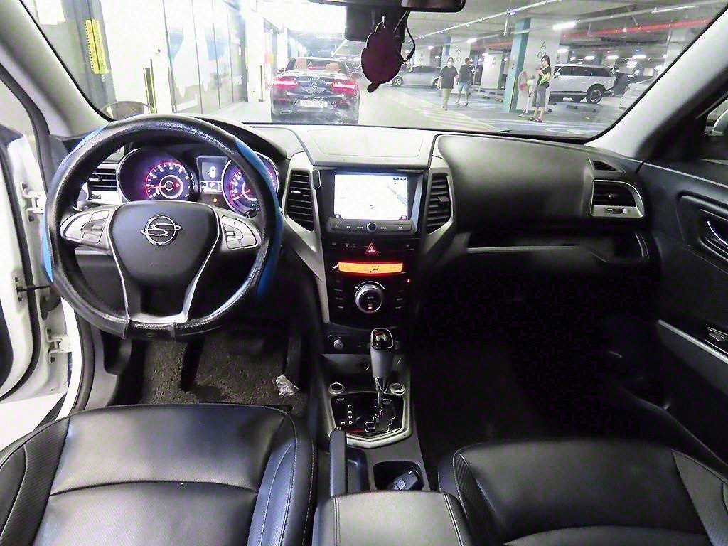 Ssangyong Tivoli - Vista 10