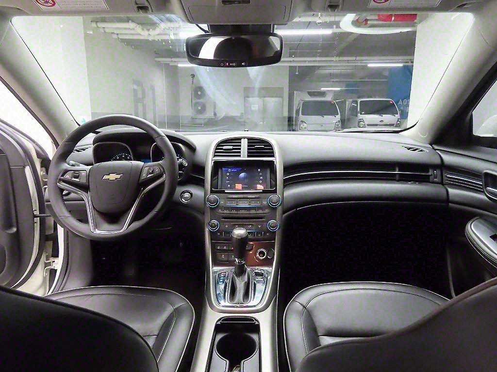 Chevrolet Malibu - Vista 8