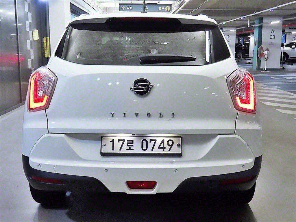 Ssangyong Tivoli - Vista 5