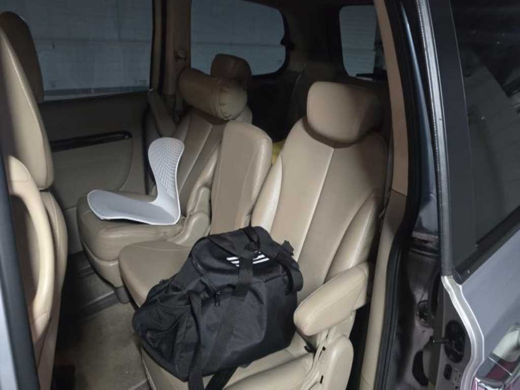 KIA Carnival 2011 Plateado - Importación desde Corea - HF Imports Iquique - Foto 20