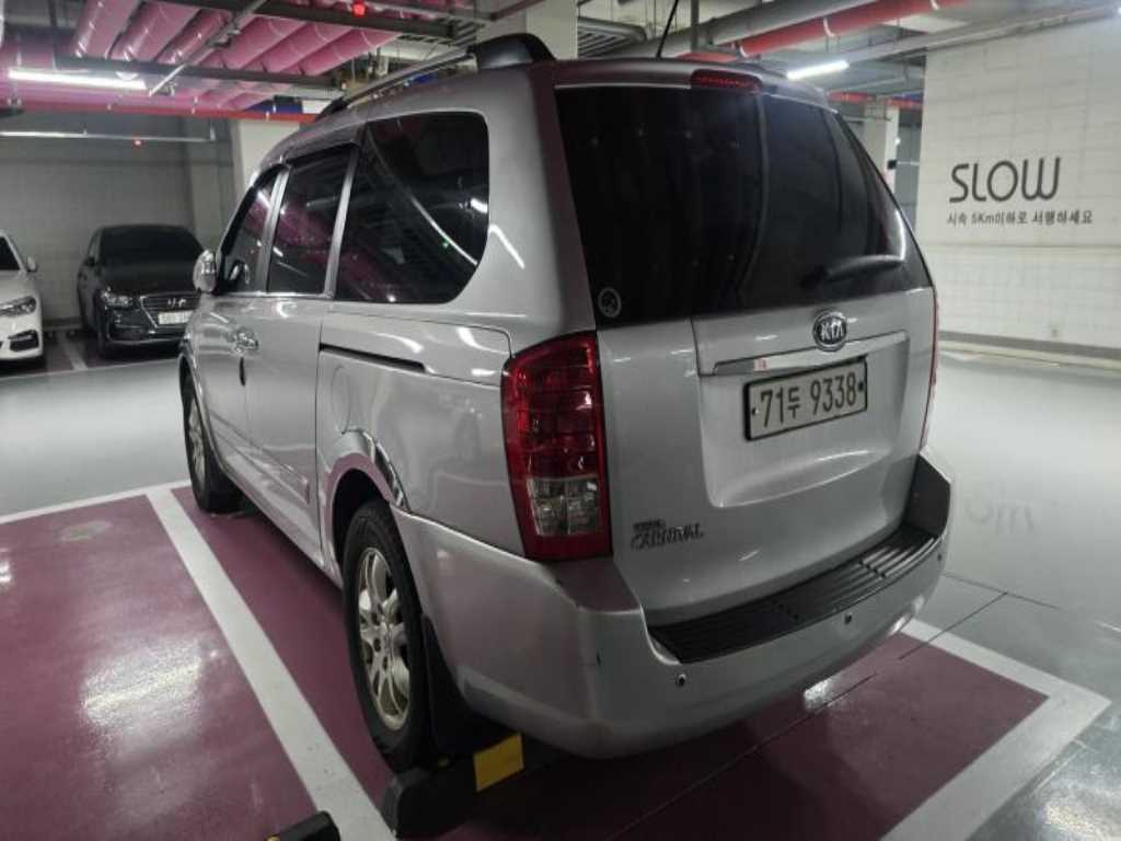 KIA Carnival 2011 Plateado - Importación desde Corea - HF Imports Iquique - Foto 18