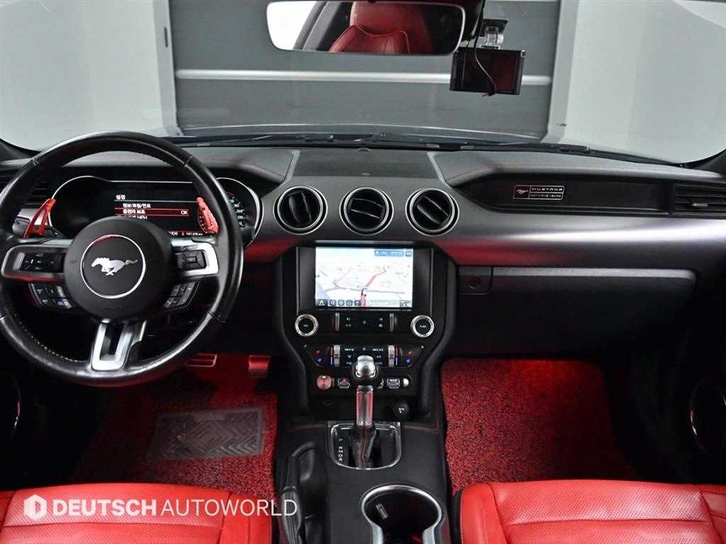 Ford Mustang - Vista 7