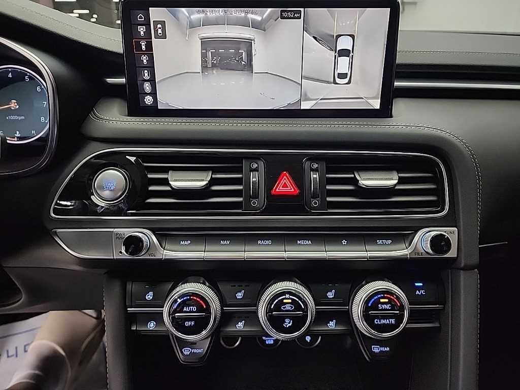 Genesis G70 - Vista 10