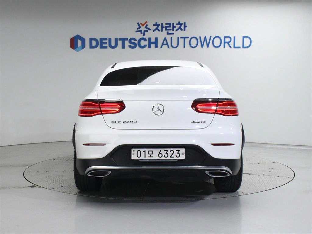 Mercedes Benz GLC Class - Vista 4