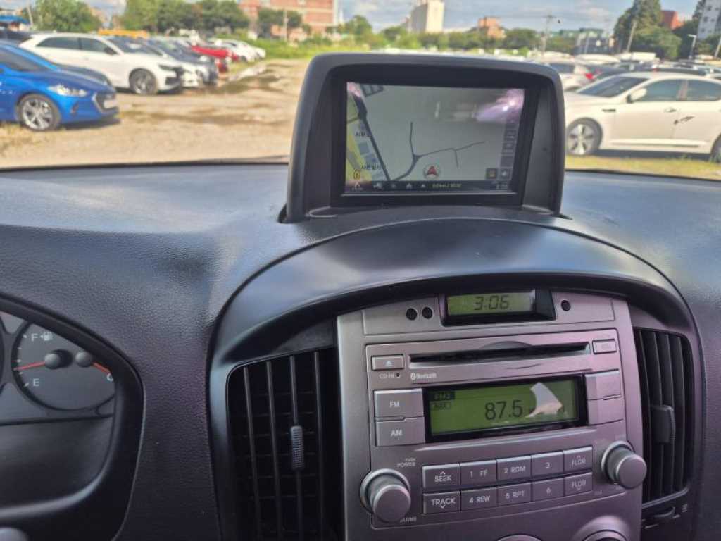 HYUNDAI Starex - Vista 11