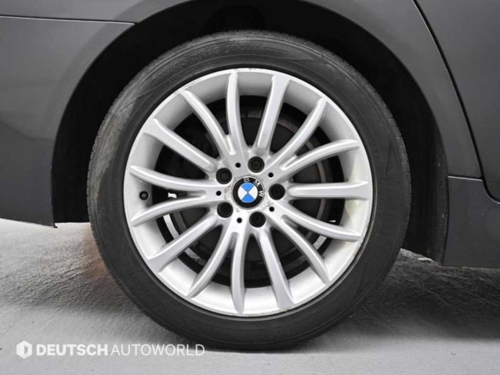 BMW 5 Series - Vista 5