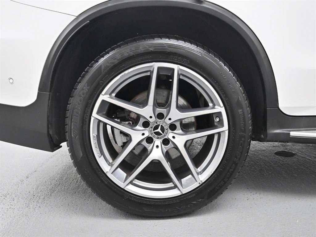 Mercedes Benz GLC Class - Vista 5