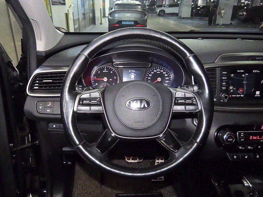 KIA Sorento - Vista 8