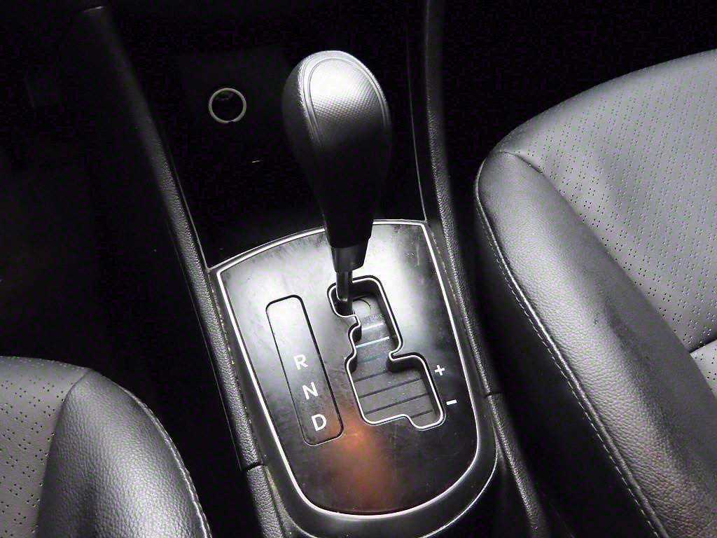 HYUNDAI Accent - Vista 10