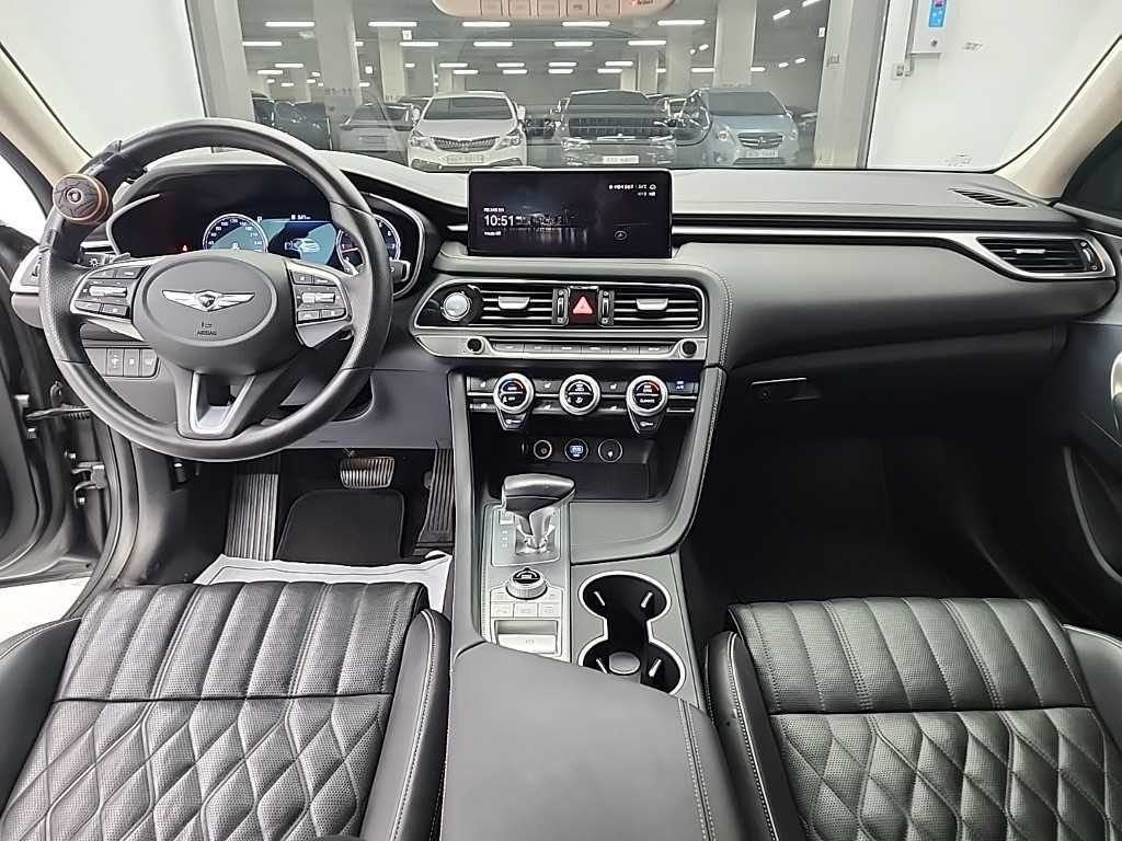Genesis G70 - Vista 7