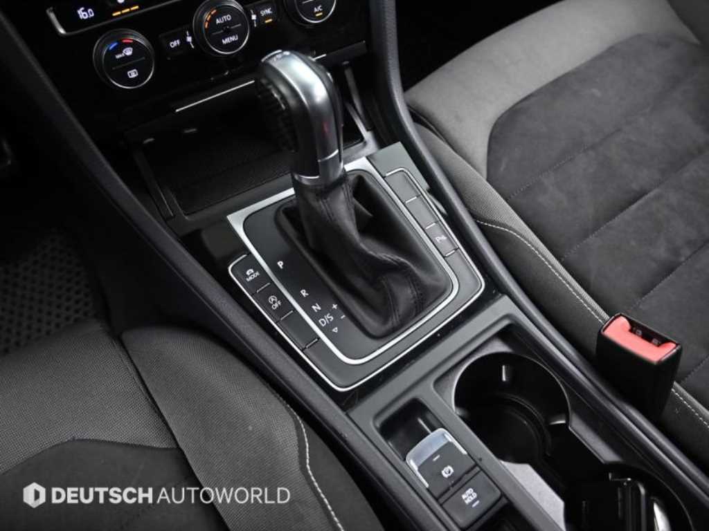 Volkswagen Golf - Vista 9