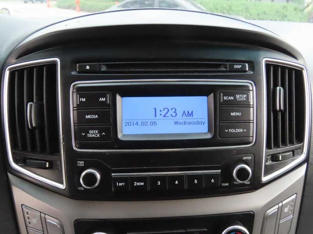 HYUNDAI Starex - Vista 11