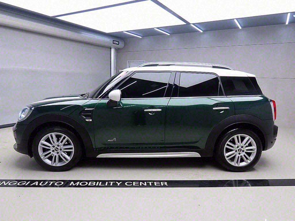 Mini Countryman - Vista 4