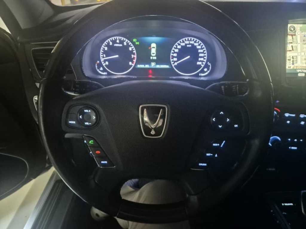 HYUNDAI Equus - Vista 2