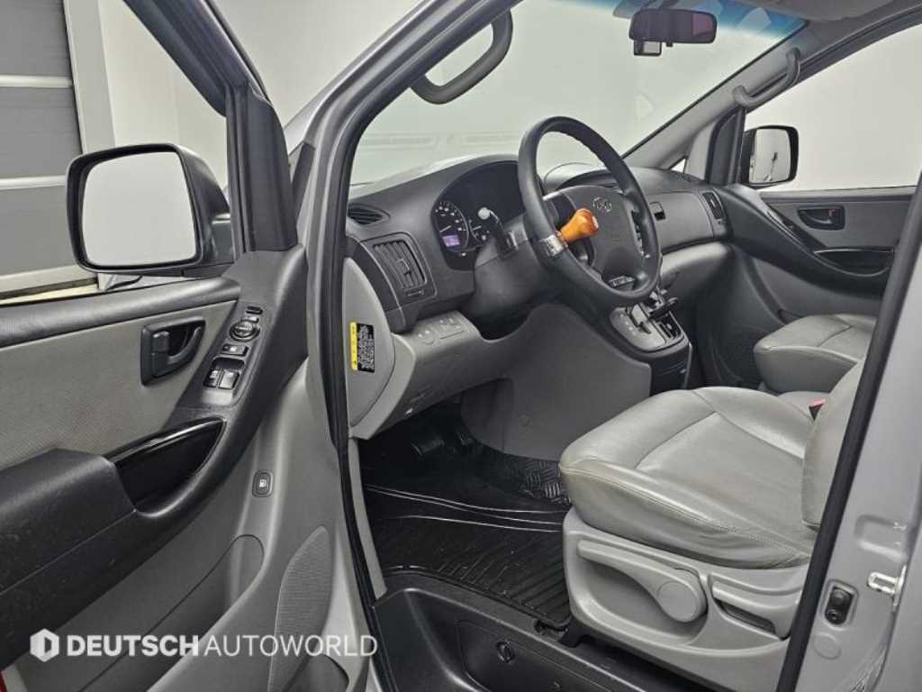HYUNDAI Starex - Vista 11