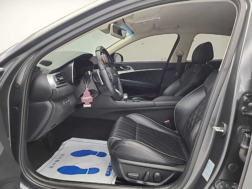 Genesis G70 - Vista 11