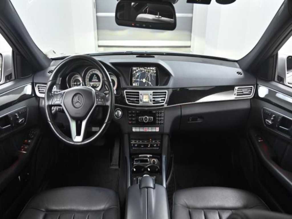 Mercedes Benz E class - Vista 7