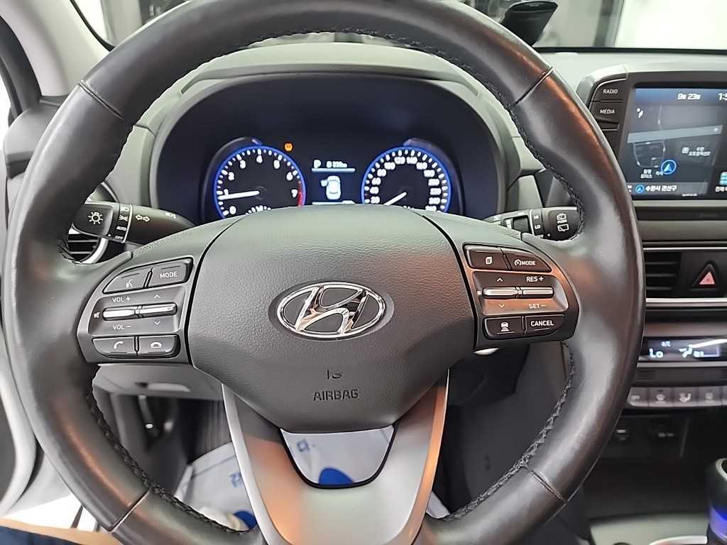 HYUNDAI Kona - Vista 9