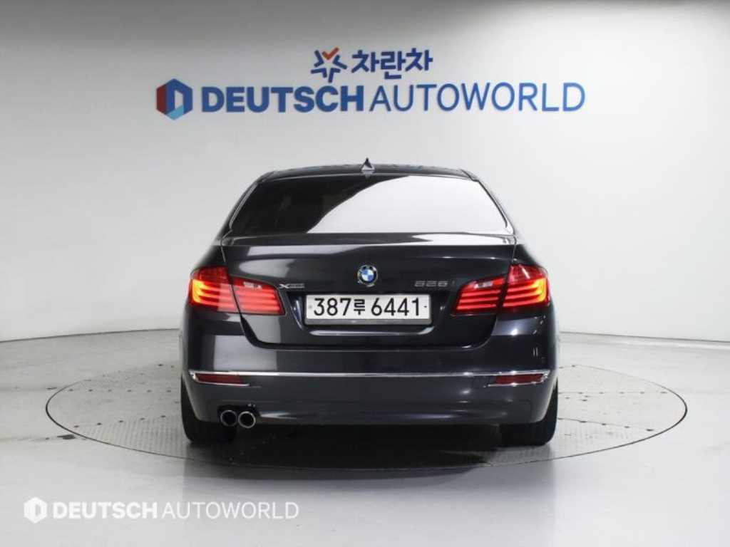 BMW 5 Series - Vista 4