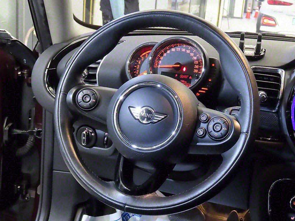 Mini Clubman - Vista 8