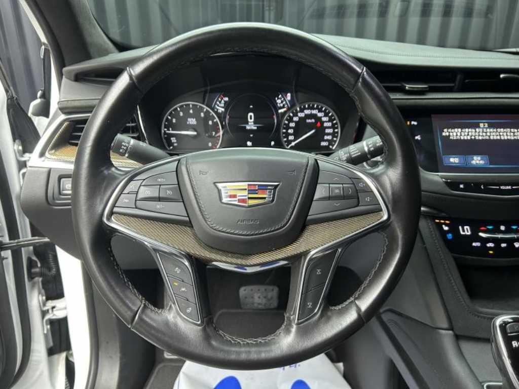 Cadillac XT5 - Vista 10
