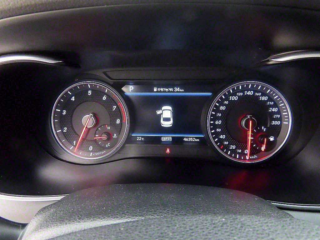 Genesis G70 - Vista 9