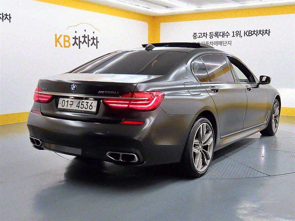 BMW 7 Series - Vista 4