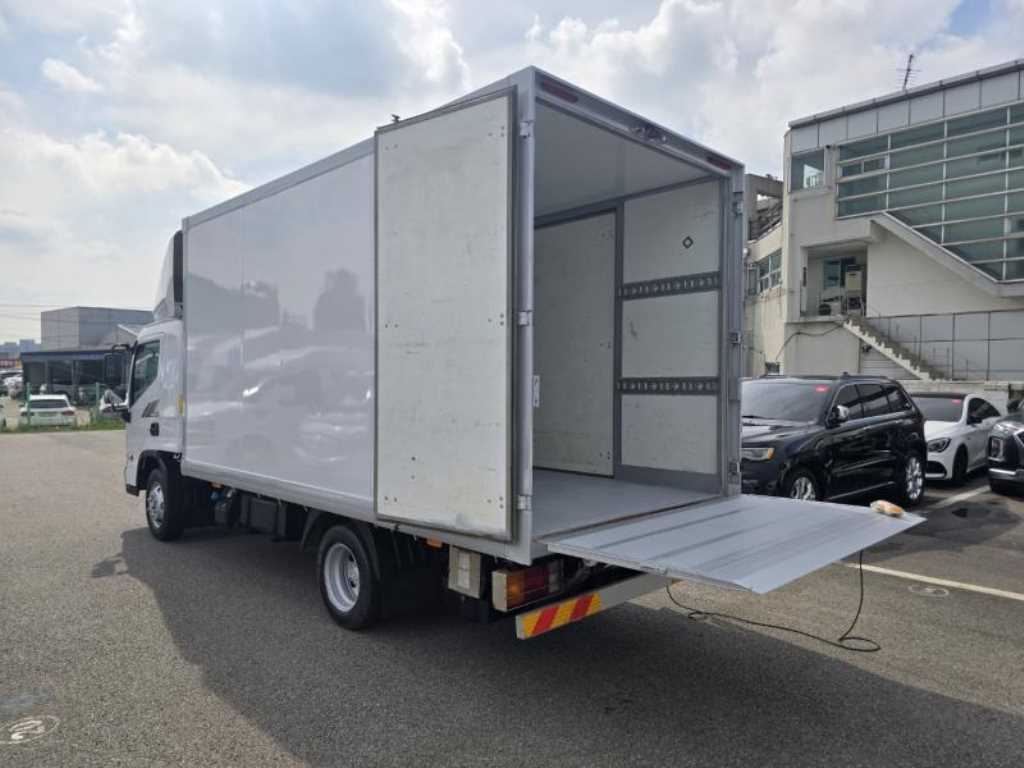 medium and large cargo truck - Vista 12