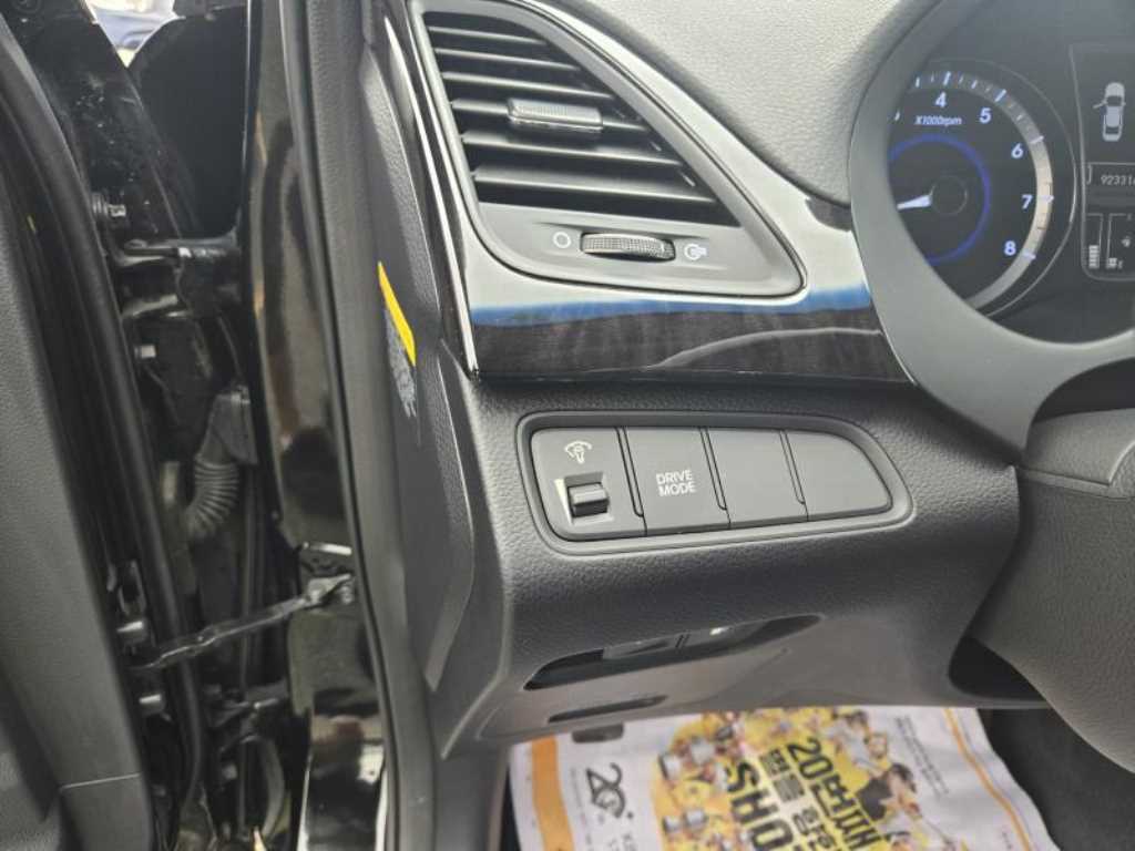 HYUNDAI Grandeur - Vista 11