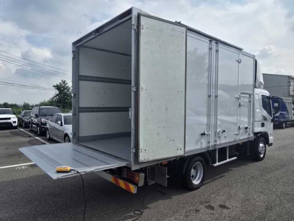 medium and large cargo truck - Vista 10