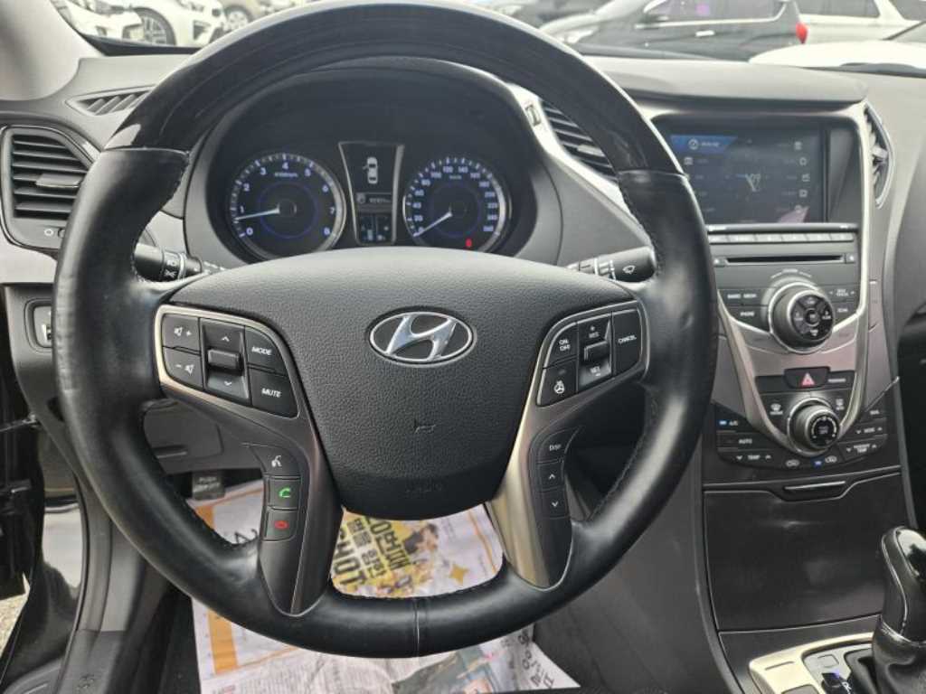 HYUNDAI Grandeur - Vista 12