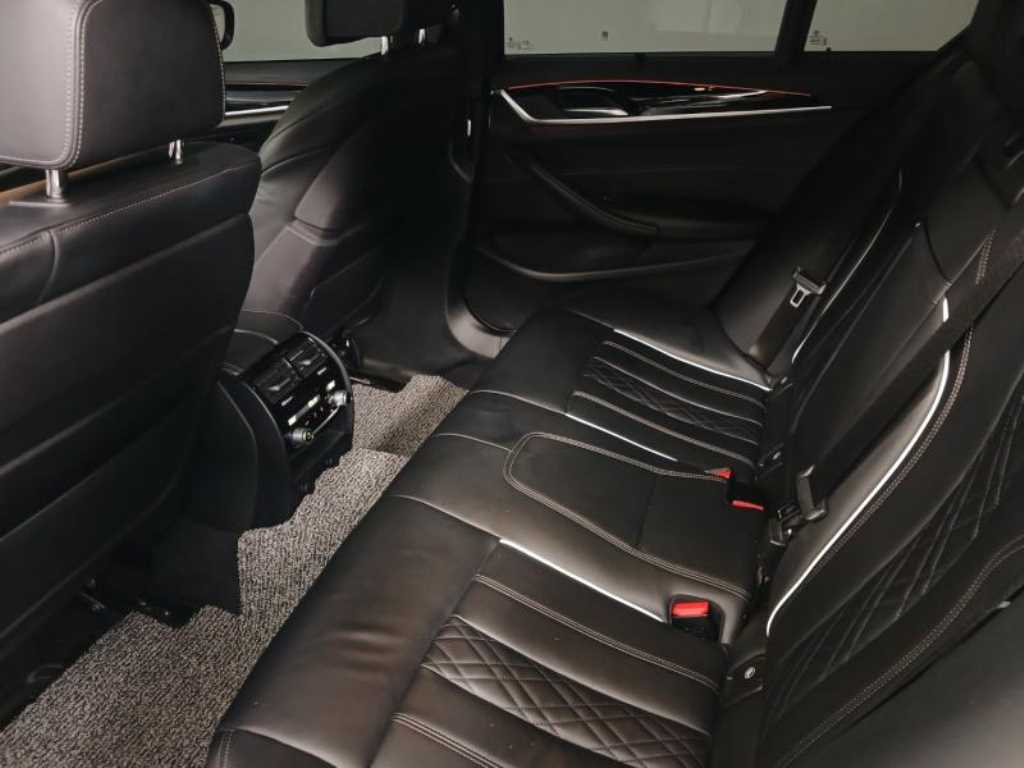 BMW 5 Series - Vista 8