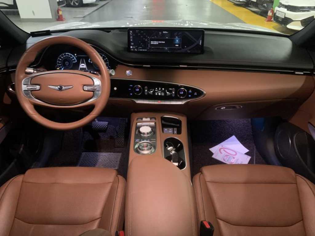 Genesis GV70 - Vista 5