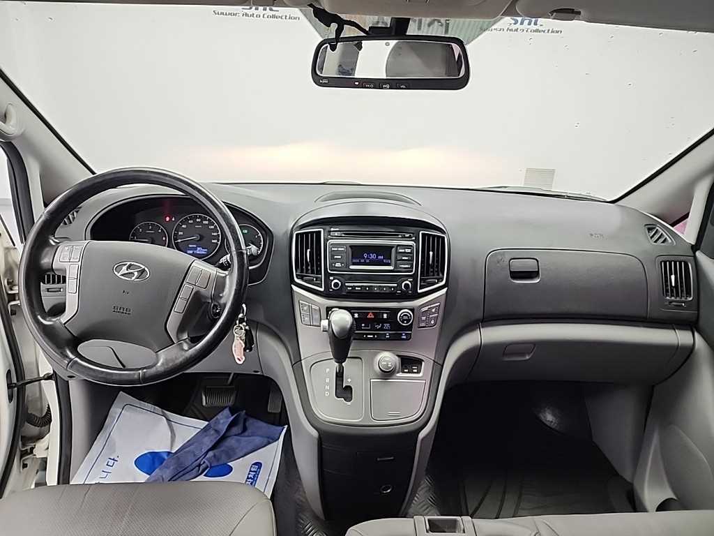 HYUNDAI Starex - Vista 7