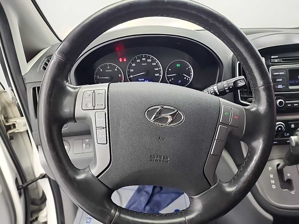 HYUNDAI Starex - Vista 9