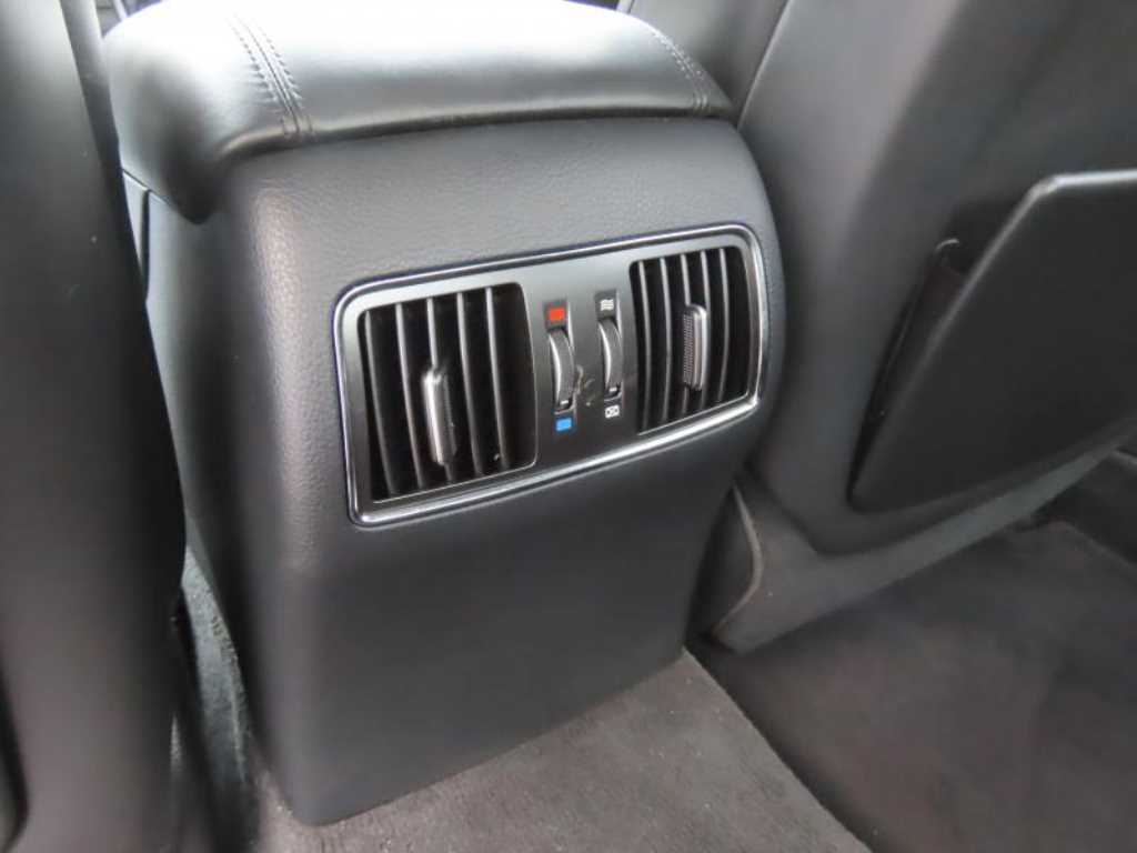 HYUNDAI Equus - Vista 10