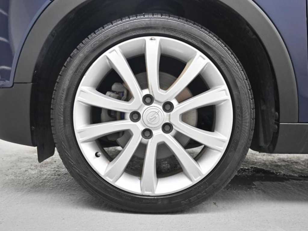 Ssangyong Tivoli - Vista 5