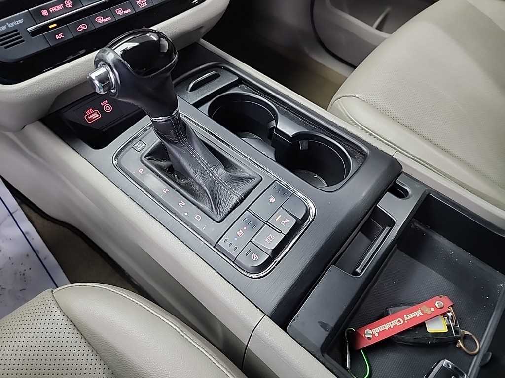 KIA Carnival - Vista 8