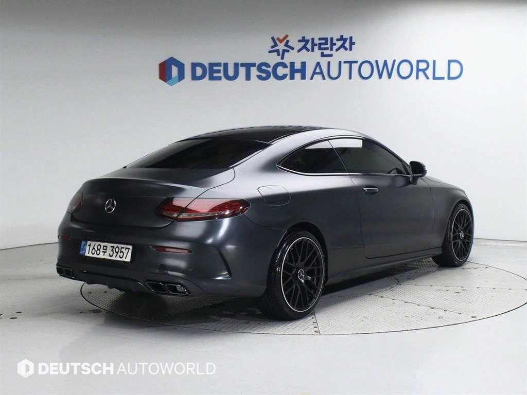 Mercedes Benz C Class - Vista 5