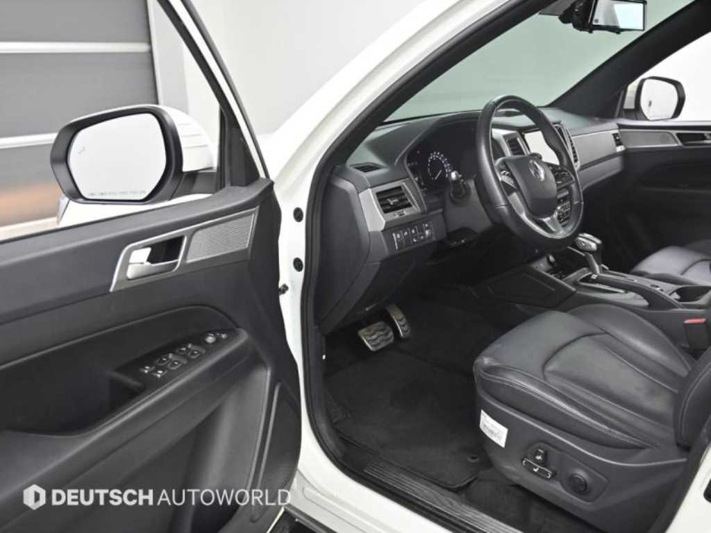 Ssangyong Rexton - Vista 10