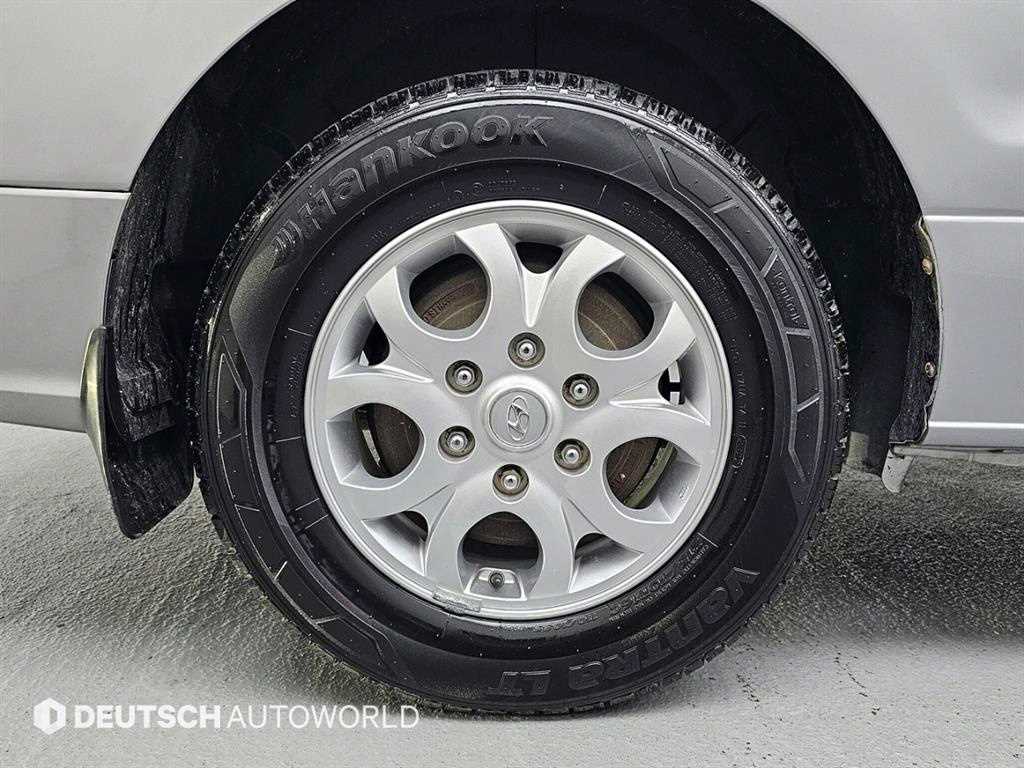 HYUNDAI Starex - Vista 5