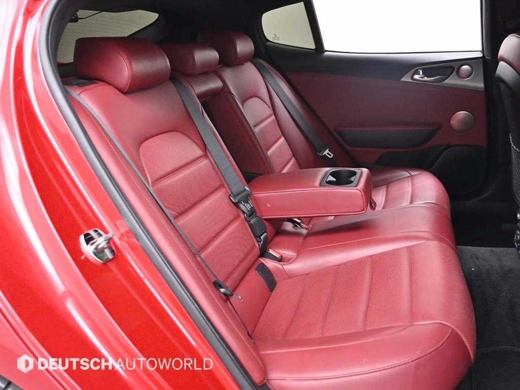 KIA Stinger - Vista 12