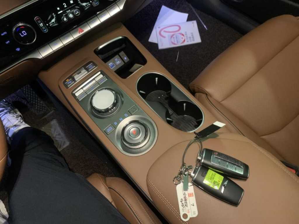 Genesis GV70 - Vista 11