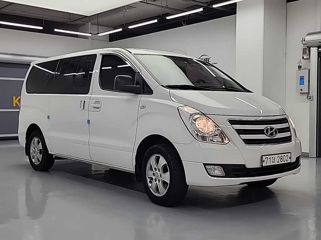 HYUNDAI Starex - Vista 4