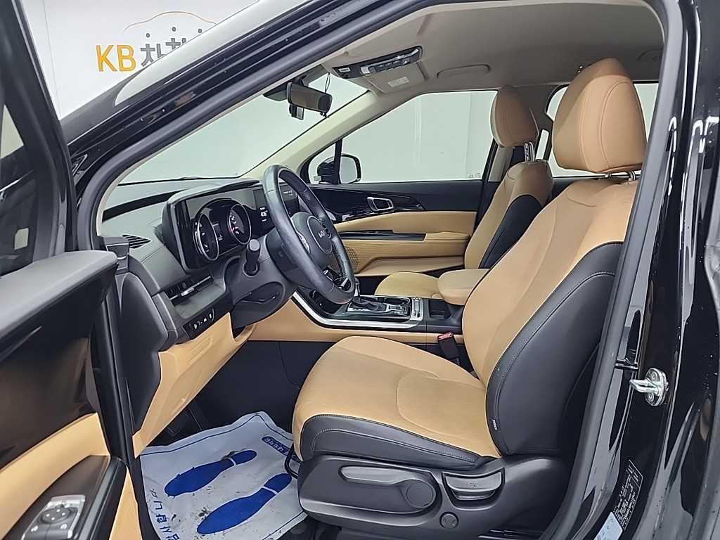 KIA Carnival - Vista 11